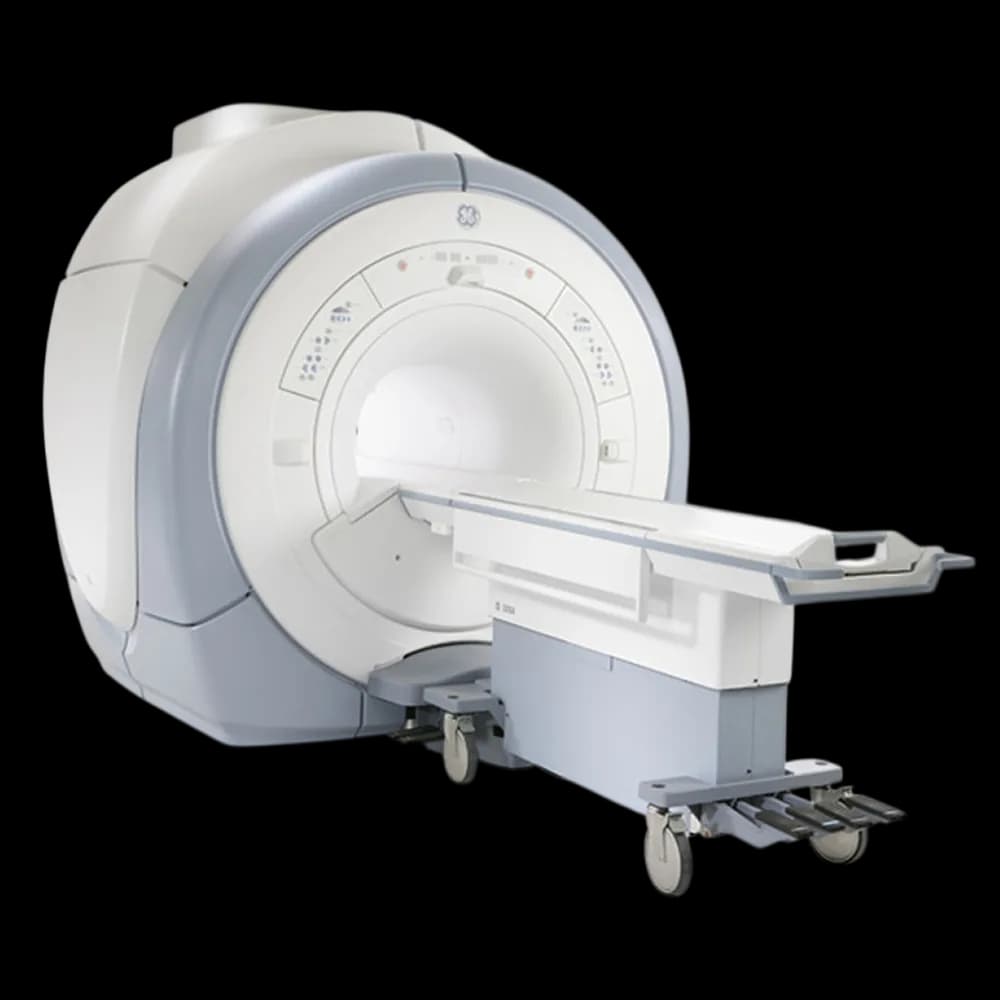 GE HDXT MRI scanner with patient table